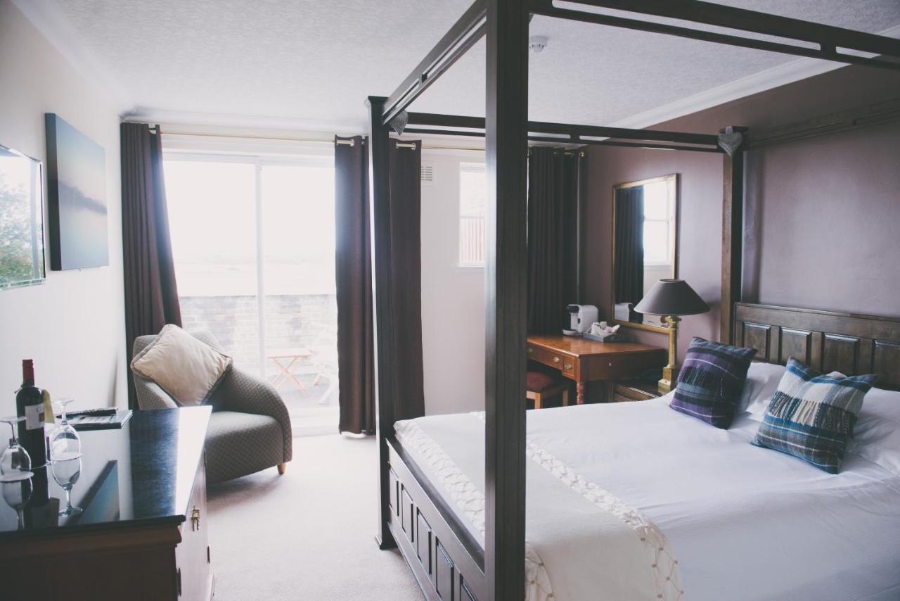 The Powfoot Hotel, Annan Luaran gambar