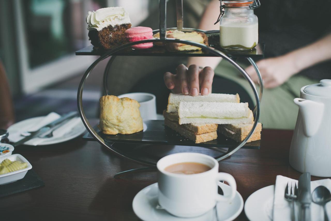 The Powfoot Hotel, Annan Luaran gambar