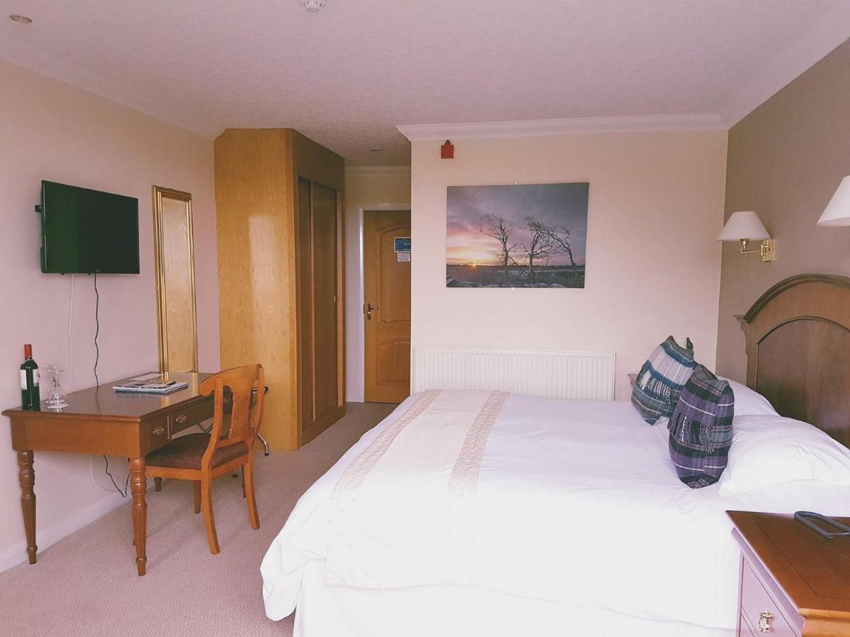 The Powfoot Hotel, Annan Luaran gambar