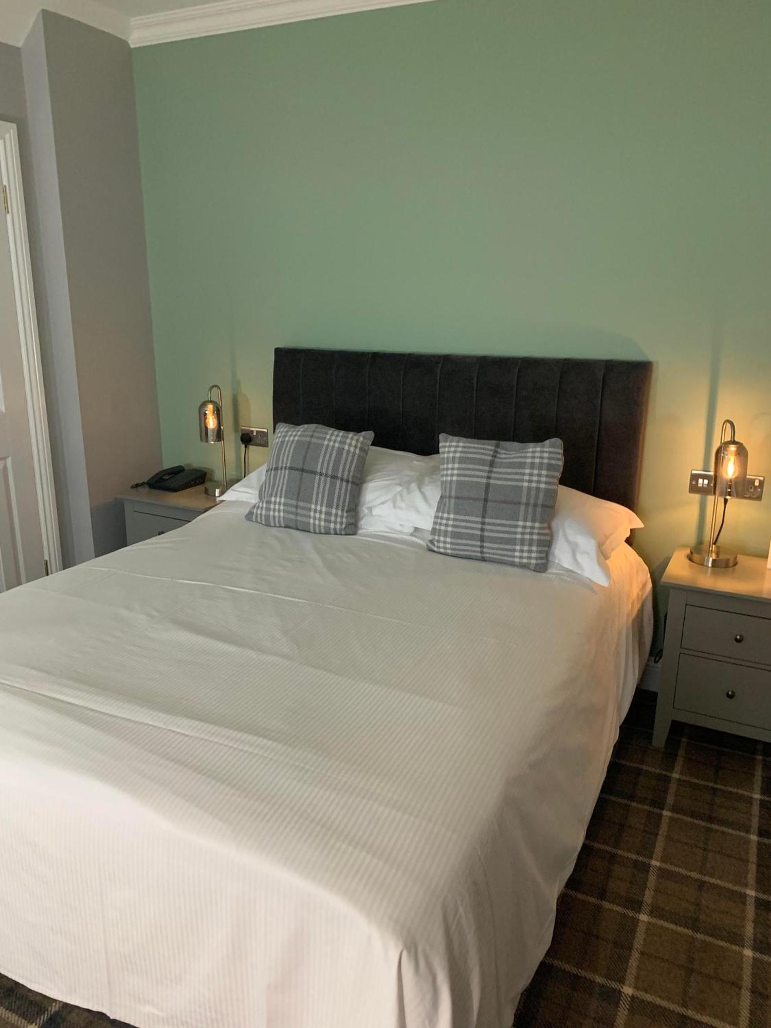 The Powfoot Hotel, Annan Luaran gambar